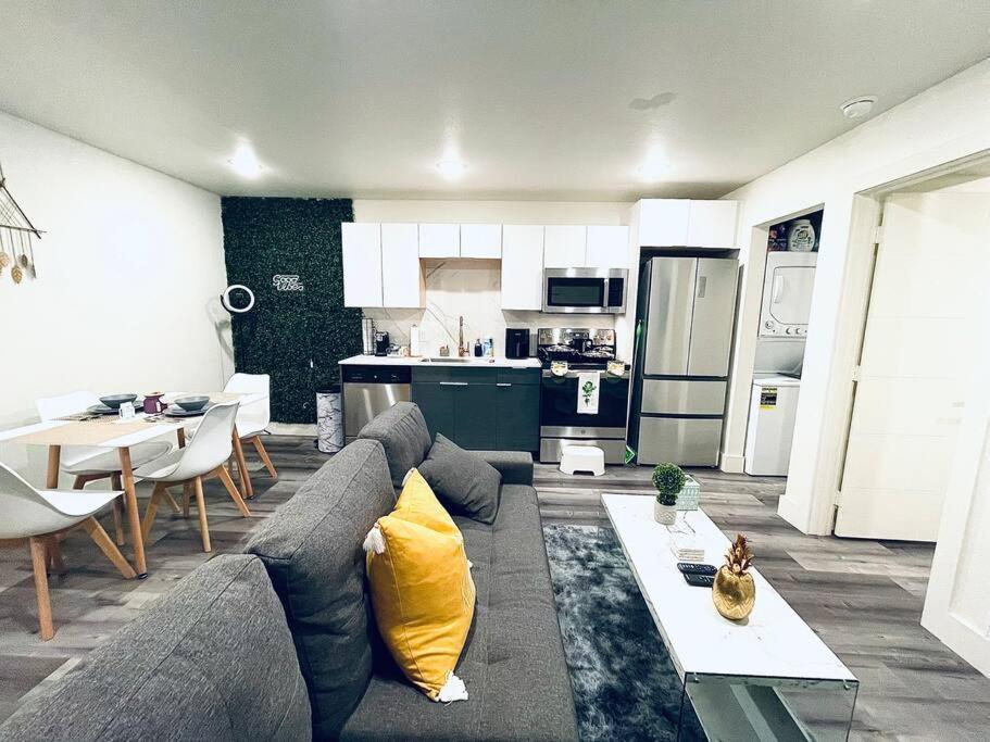 Ferienwohnung Luxe Travel Retreat Near Deep Ellum Dallas Exterior foto